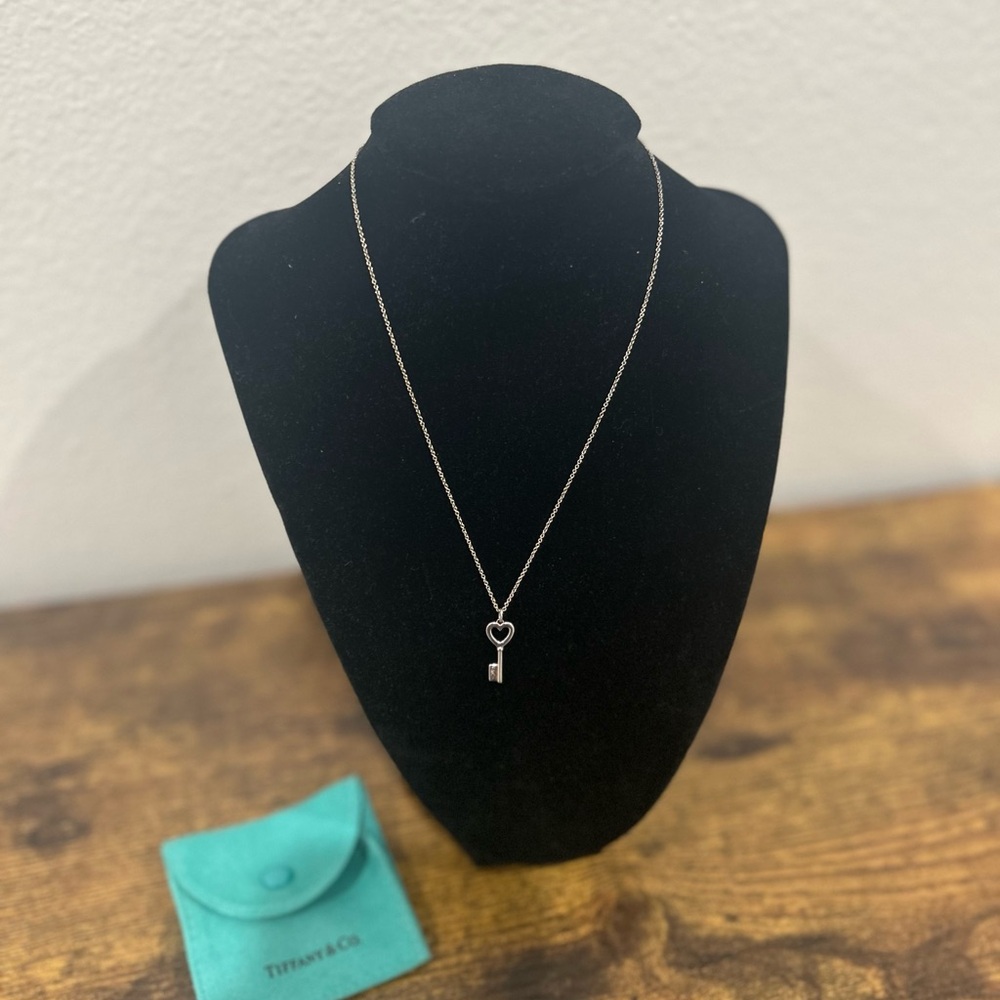 Tiffany Keys
Heart Key Pendant in Silver